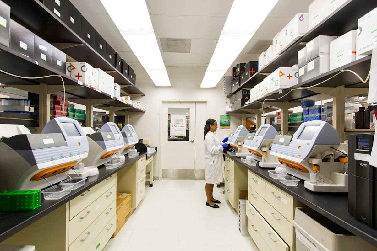 Modern clinical diagnostics and laboratory biomarker screenings